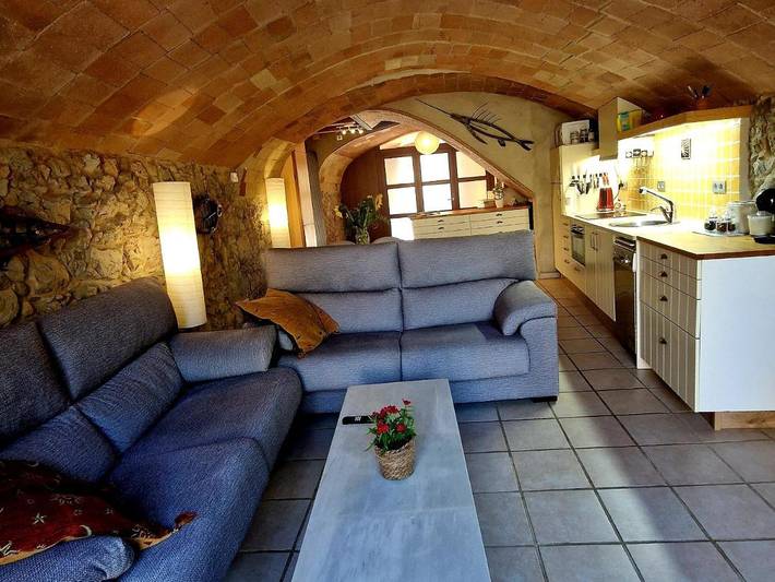 Location de vacances pour 6 personnes, avec jardin et terrasse à Bellcaire d'Empordà