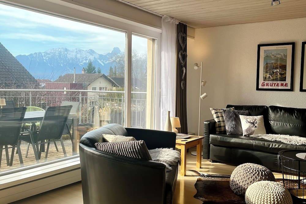 Ganze Wohnung, Beautiful apartment with plenty of space for groups, near Thun and Interlaken in Steffisburg, Thunersee