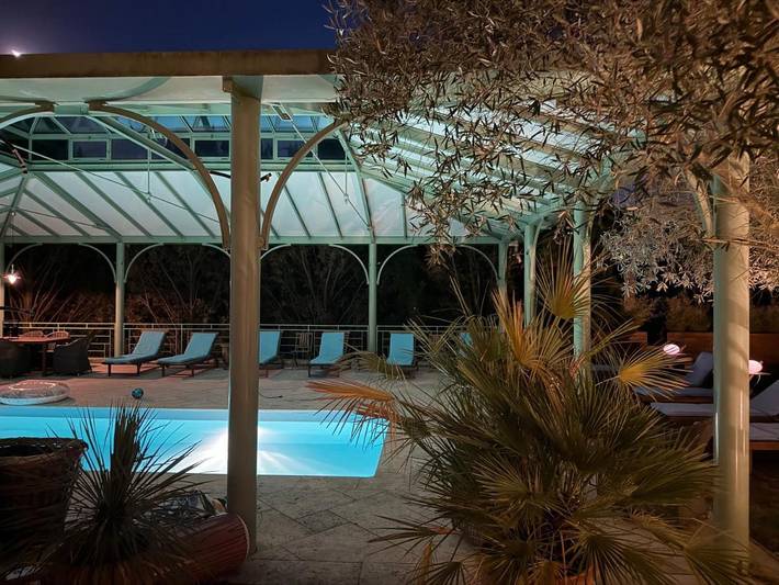 Maison d’hôte pour 6 personnes, avec Jacuzzi et Terrasse ainsi que Jardin et Piscine