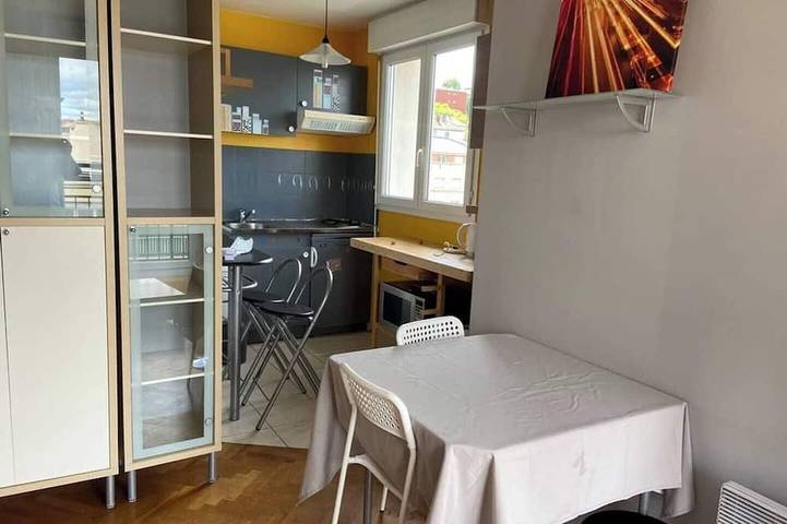 Location de vacances pour 3 personnes, animaux acceptés à Meudon