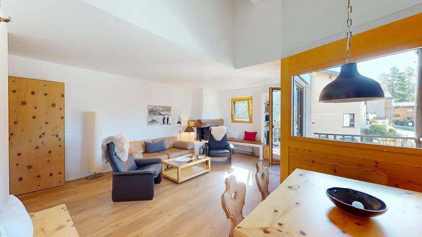 Ferienwohnung für 5 Personen, mit Balkon und Ausblick in Pontresina
