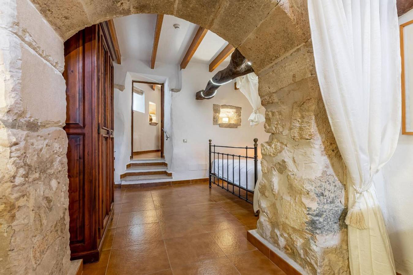 Apartamento entero, Apartamento Tierra con desayuno, piscina comunitaria, wifi y aire acondicionado in Porreras, Mallorca Sur
