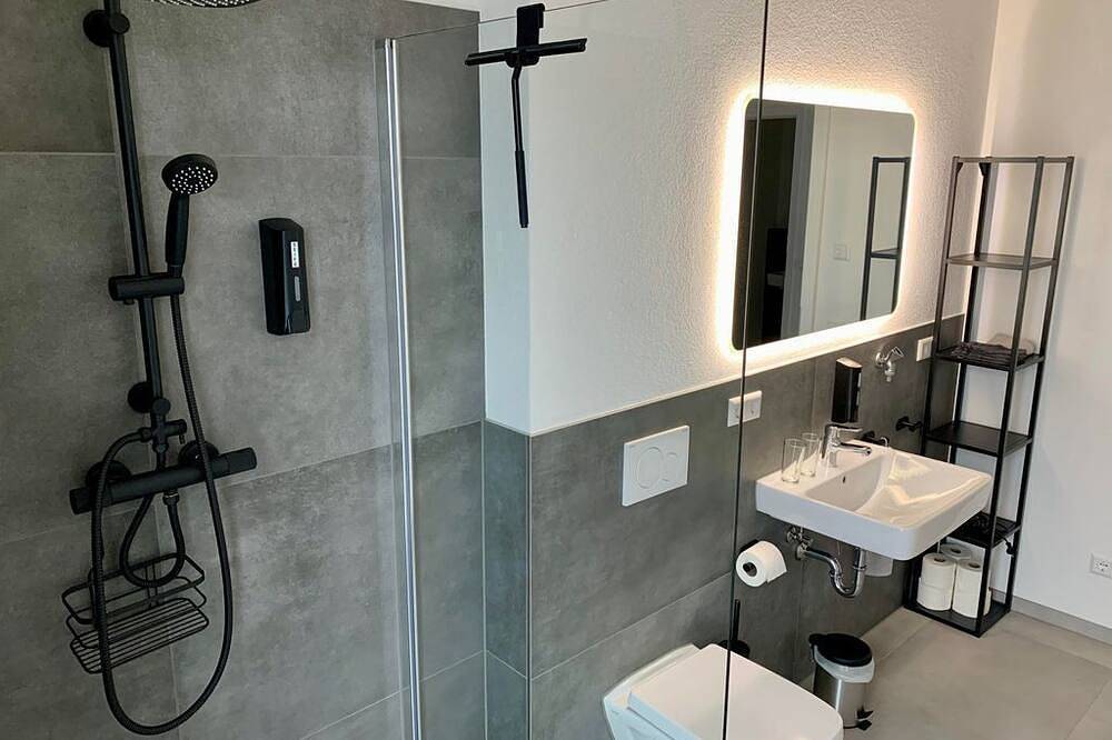 Ganze Wohnung, Appartement 3 - Appartement/Fewo, Dusche oder Bad, Wc, 2 Schlafräu in Dahn, Landkreis Südwestpfalz