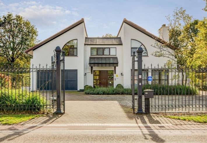 Chambre d’hôte pour 2 personnes, avec Terrasse et Jardin ainsi que Piscine et Vue à Heusden-Zolder