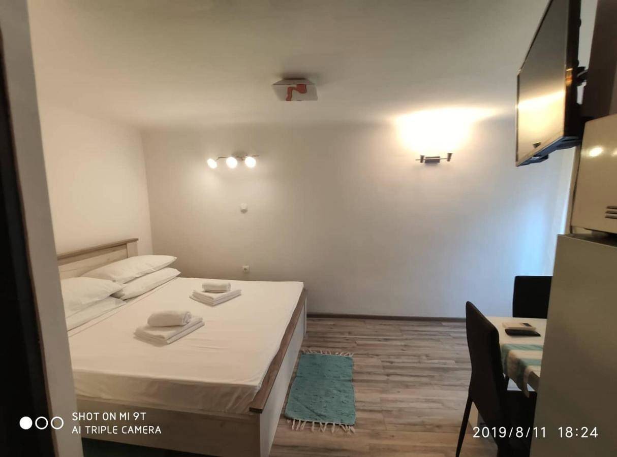 Geheel appartement, Studio with Terrace in Cres Stad, Cres