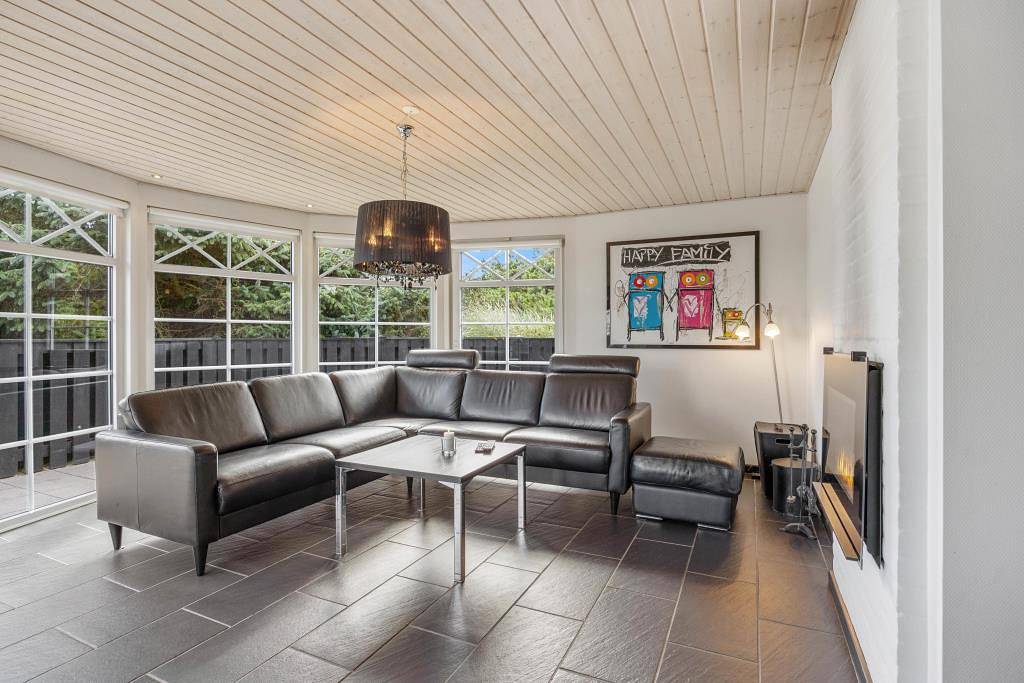 Schönes Ferienhaus, mit schöner Terrasse und Außendusche in Søndervig, Holmsland Klit
