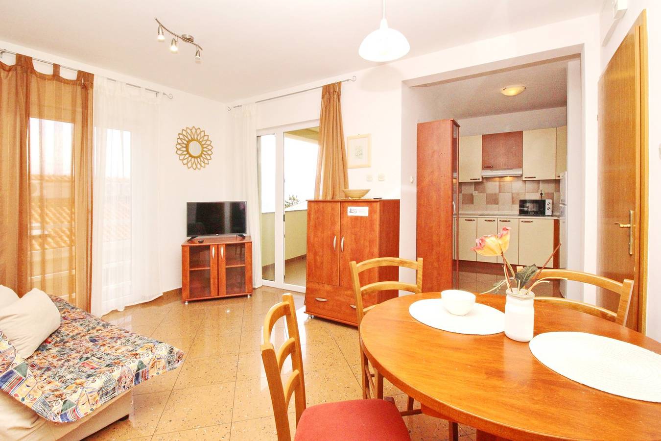 Hel lägenhet, Apartment Limun 3 - with Balcony, 350m from the Beach in Baška (olika betydelser), Krk