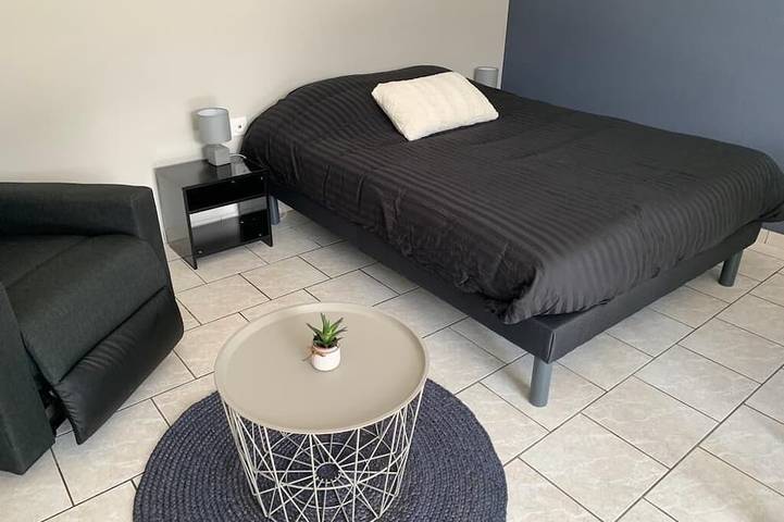 Apartamento entero, Furnished studio apartment, quiet residence in Saint-Amand-les-Eaux, Región de Valenciennes
