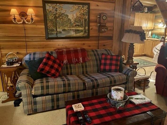 Chalet for 8 people, with balcony and yard as well as hot tub in Ohio