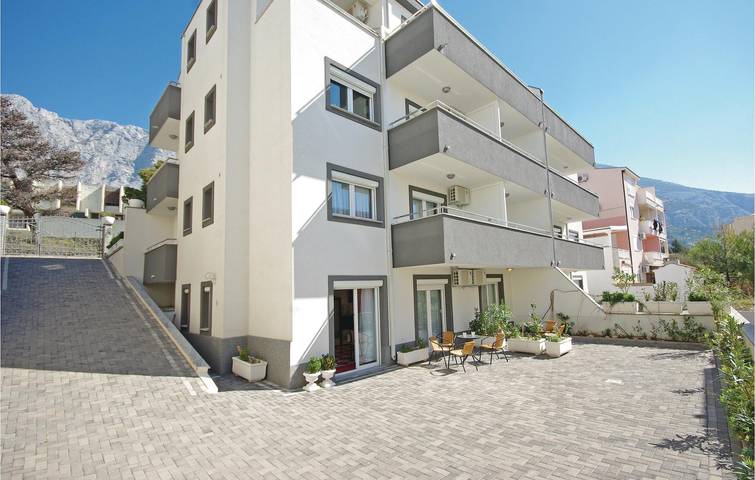 Ferienwohnung für 2 Personen, mit Terrasse in Makarska