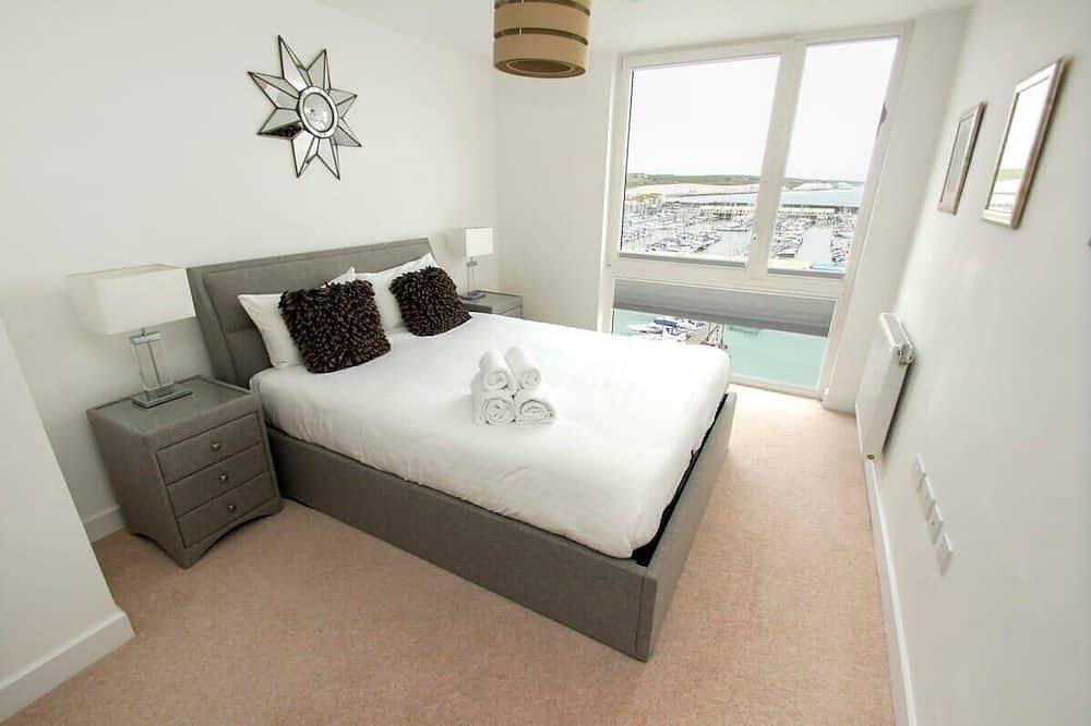 Entire apartment, Orion Marina Sea View in Brighton Marina, Brighton