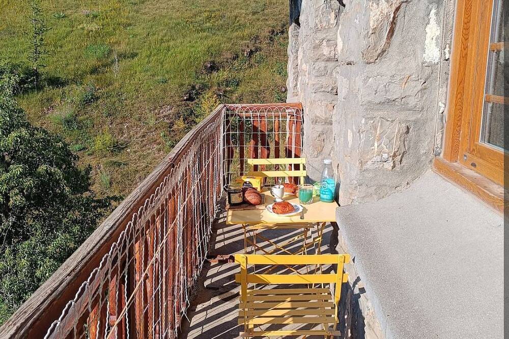 Entire apartment, Ultra resort center Large 3-room apartment At the foot of the slopes & shops in Péone, Nice region