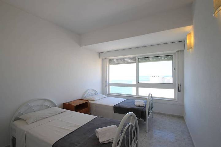 Ganze Wohnung, Boa Baia - Wohnung mit Poolzugang und 1 Minute vom Strand entfernt in Armação de Pera, Faro Distrikt