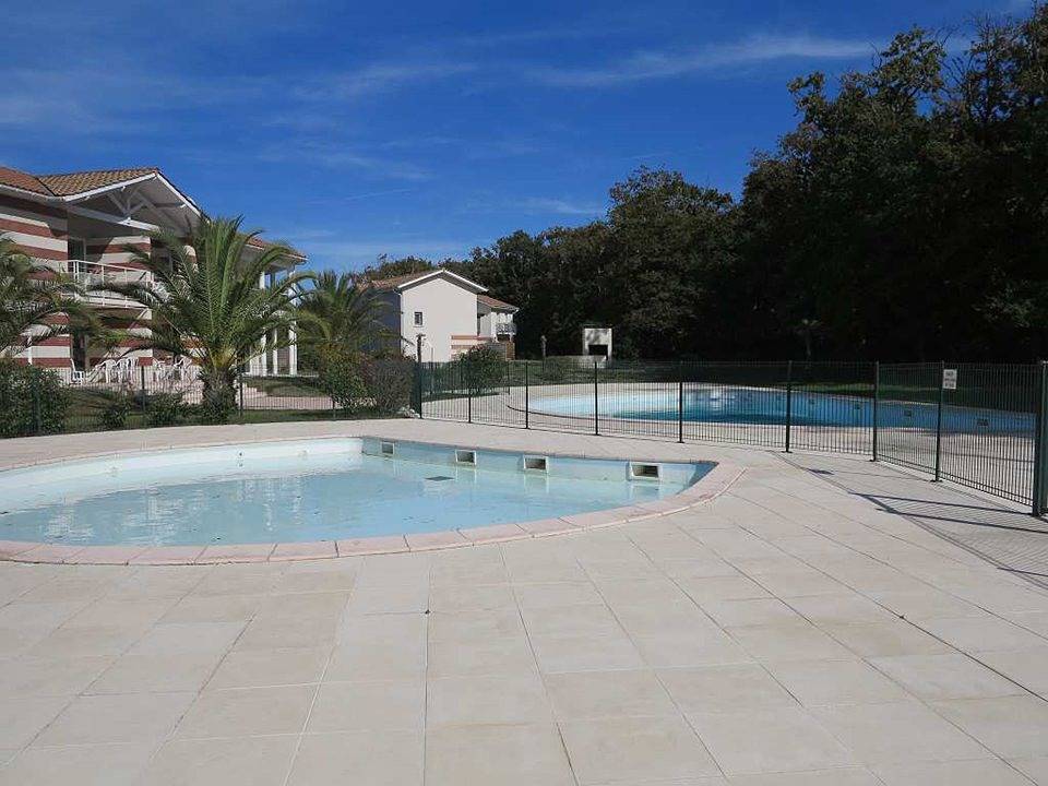 Ganze Ferienwohnung, 037 - Angenehme Doppelhaushälfte in einer 3-Sterne-Ferienresidenz in Soulac-sur-Mer, Lesparre-Médoc und Umgebung