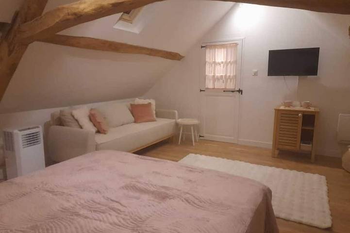 Cozy 1-bedroom house in charming Chaussidier Brigueil Le Chantre with Bedroom Ac in Brigueil-le-Chantre, Vienne