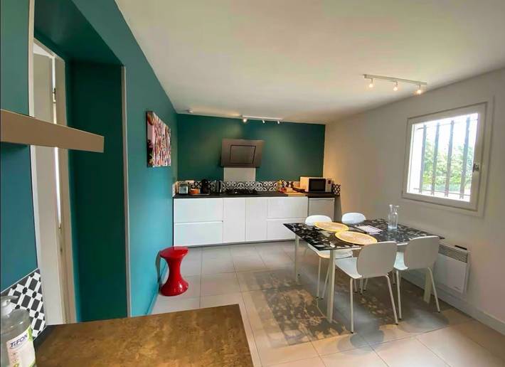 Chambre d’hôte pour 2 personnes, avec jardin et piscine