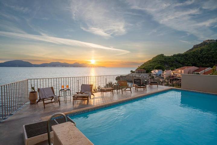 Gîte pour 2 personnes, avec terrasse ainsi que piscine et vue, animaux acceptés dans Άσος - 3