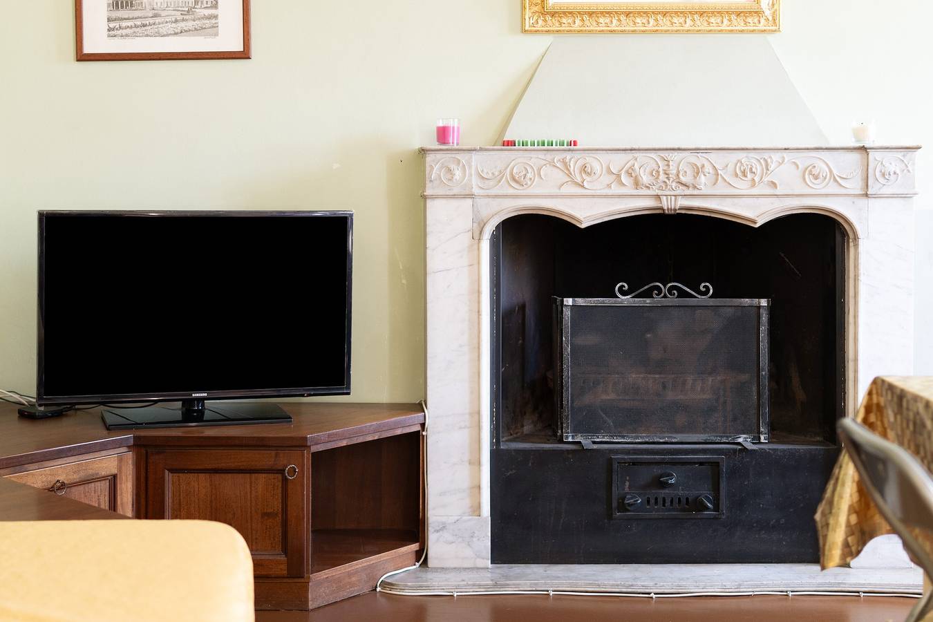 Ganze Wohnung, Suite mit Kamin & privater Terrasse, Wlan & Klimaanlage in Varese in Varese, Varese Provinz