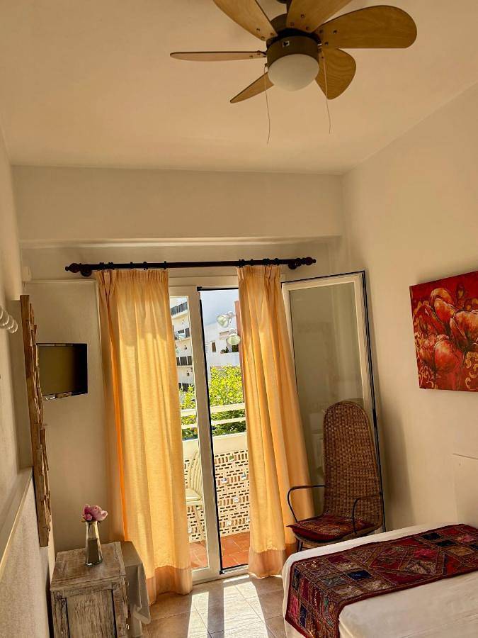 Maison d’hôte pour 2 personnes, avec terrasse à Santa Eulària des Riu - 3