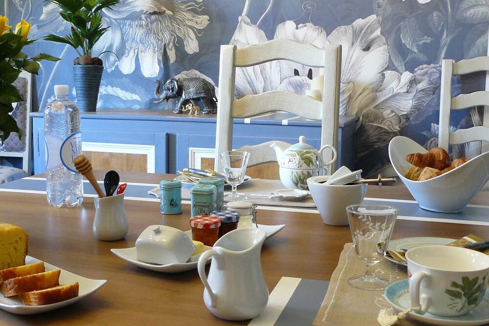 Lovely bed and breakfast in an 18th-century house. in Faverney - Amance, Haute-Saône