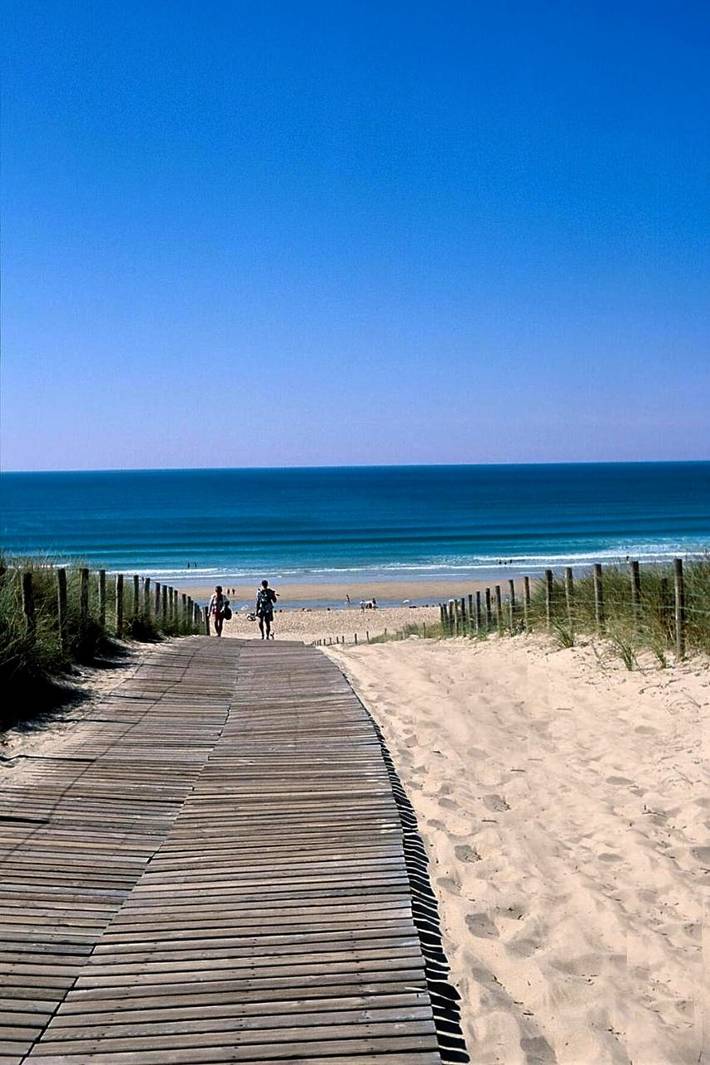 Location de vacances pour 6 personnes, avec terrasse et jardin ainsi que piscine et vue à Le Teich - 2