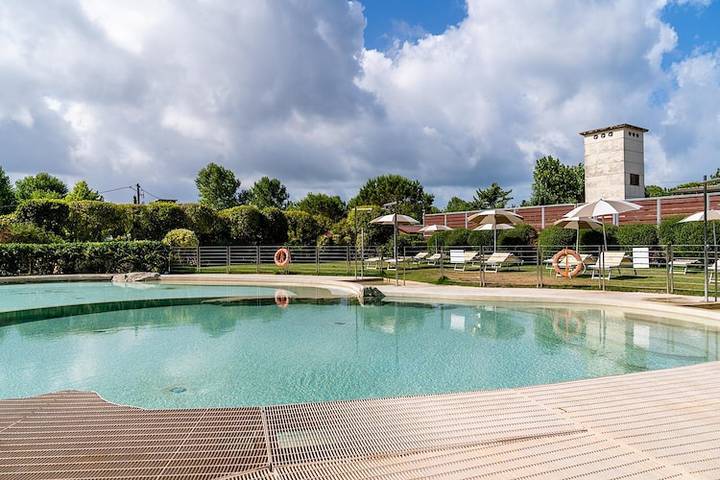 Camping für 4 Personen, mit Pool und Terrasse sowie Whirlpool, mit Haustier in Grado - 2