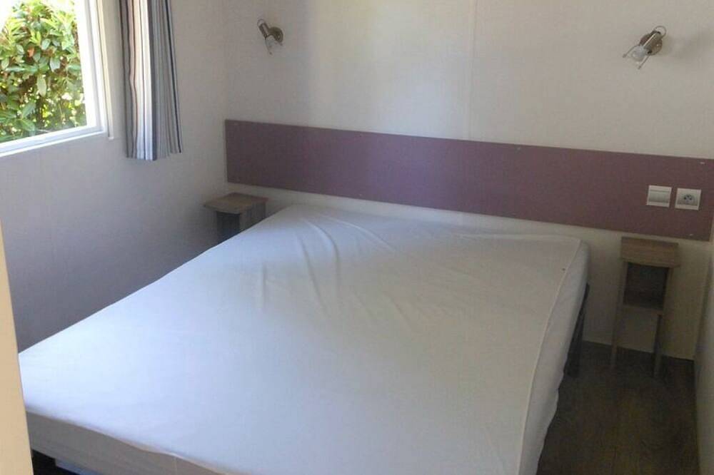 Mobile-home 4 pers (6 possibles) – Plage à pied – Terrasse – Piscine in Fouesnant, Côte de Cornouaille