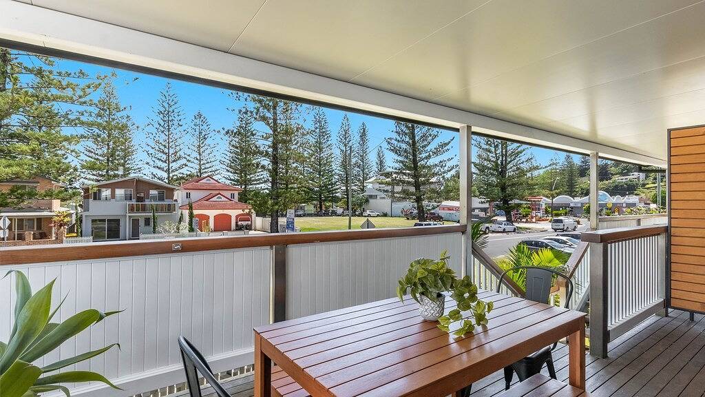Holiday Home for 10 People in Yamba, New South Wales