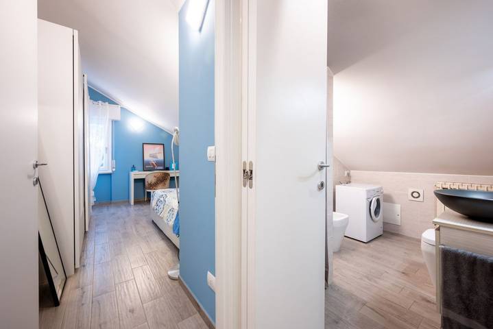Appartamento intero, Guesthost - Parma Sweet Mansarda Apartment in Parma, Provincia di Parma