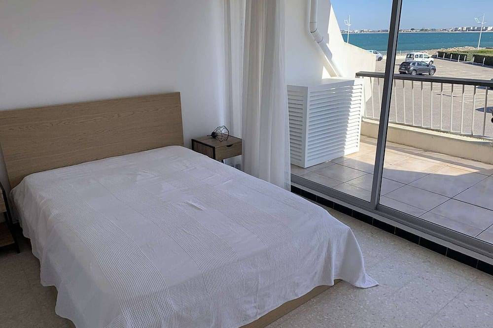 Entire apartment, Beautiful Apartment 4 People with Ac & Parking, Port Camargue in Port Camargue, Le Grau-du-Roi