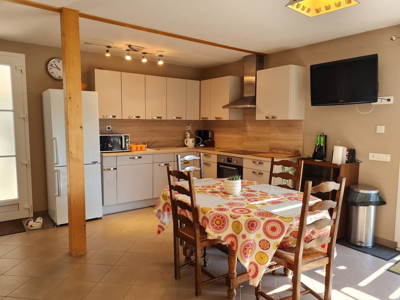 Gîte 5 pers au calme avec grande terrasse, près de Meung-sur-Loire et circuit des Châteaux de la Loire in Cravant (Loiret), Vallée de la Loire
