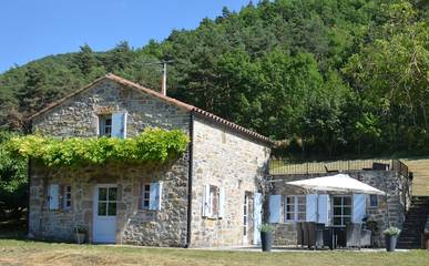 Gîte pour 8 personnes, avec jardin et terrasse à Rivière-sur-Tarn