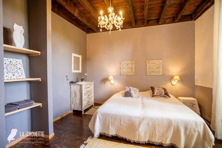 Chambre d’hôte pour 2 personnes, avec Terrasse et Jardin ainsi que Piscine et Vue