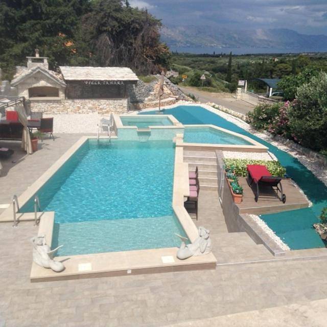 Villa für 8 Personen, mit Kinderpool und Whirlpool sowie Garten und Pool, kinderfreundlich - 1