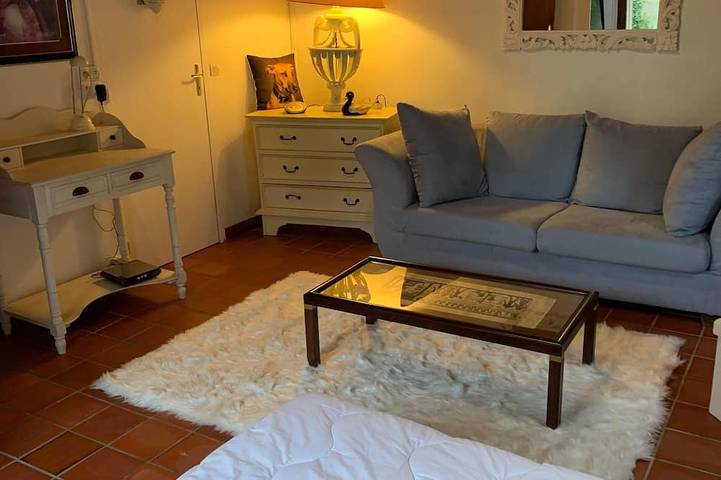 Location de vacances pour 5 personnes, avec Balcon et Jardin à Arces