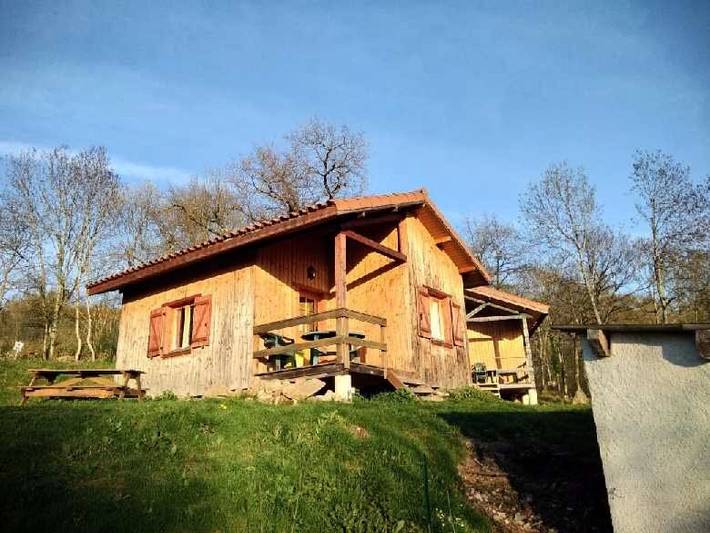 Location de vacances pour 5 personnes, avec jardin ainsi que piscine et vue, animaux acceptés à Vollore-Ville - 2