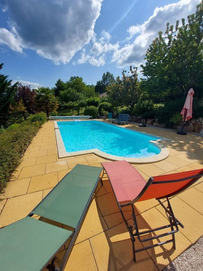 Gîte pour 6 personnes, avec piscine ainsi que jardin et terrasse - 1