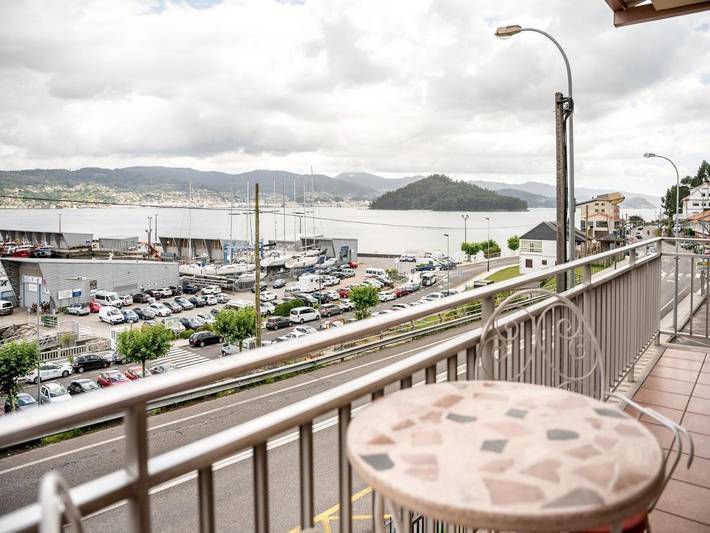 Gîte pour 7 personnes, avec Balcon ainsi que Terrasse et Vue dans Combarro