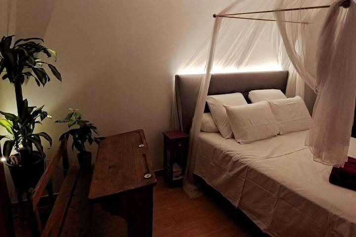 Location de vacances pour 12 personnes, avec jardin ainsi que jacuzzi et piscine à Saint-Hilaire-de-Brethmas - 4