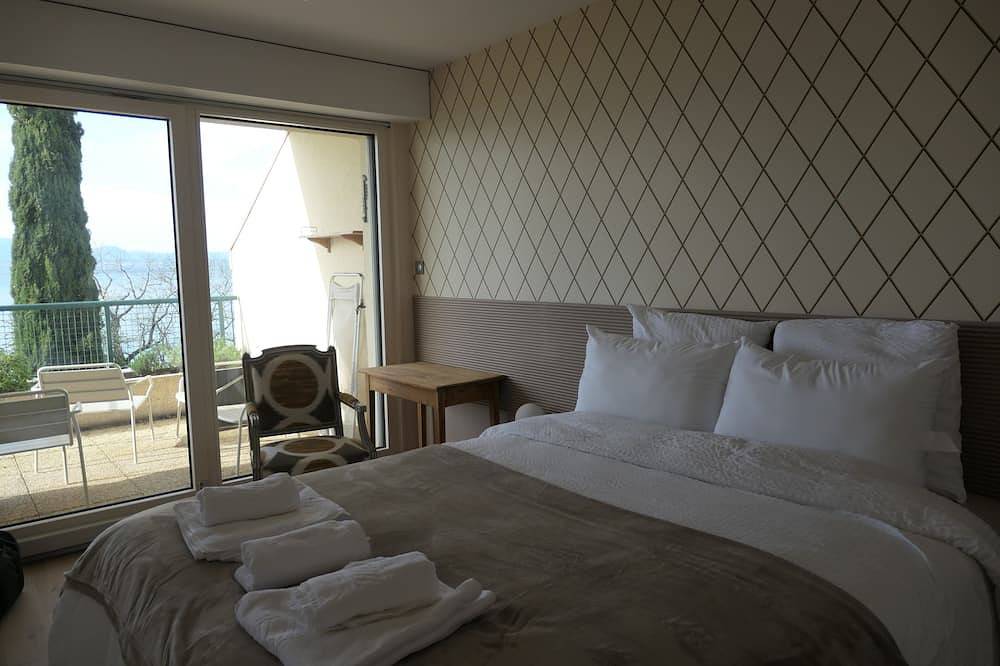 Entire apartment, Léman art de Vivre, Appartement Bord du lac Léman, Accès Direct à la Plage in Anthy-sur-Léman, Thonon-les-Bains region