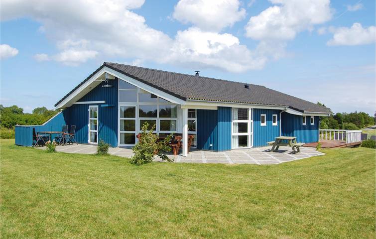Ferienhaus für 8 Personen, mit Sauna und Terrasse sowie Whirlpool