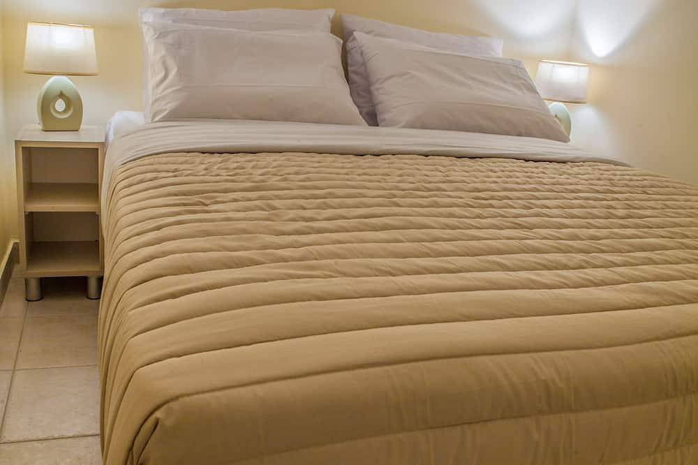 Ganze Wohnung, Apartment mit zwei Schlafzimmern und zwei Bädern mit Blick auf das Meer in Xiropigado, Kynouria