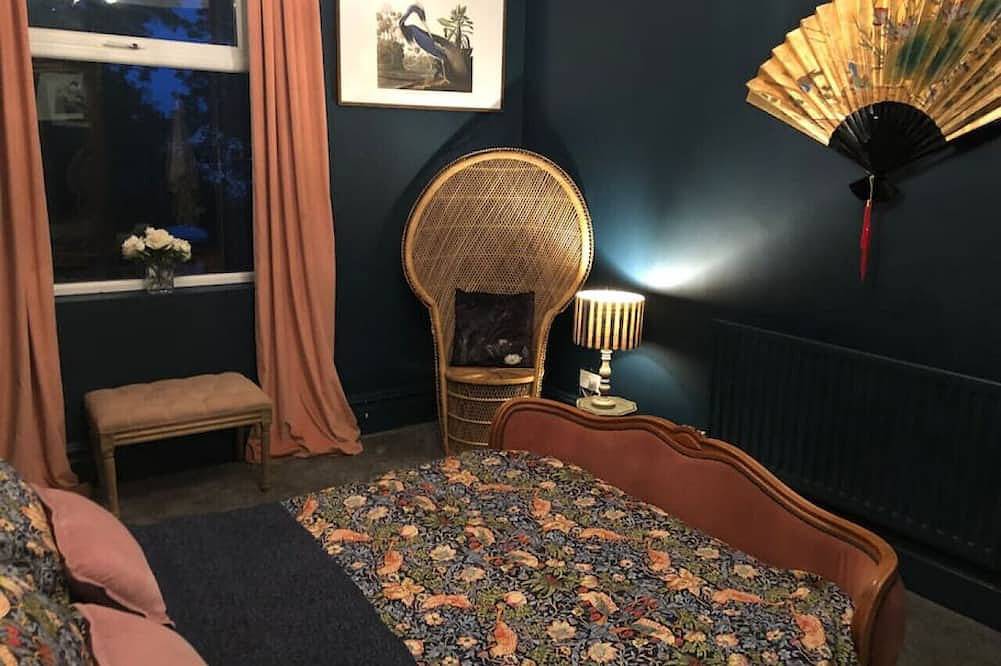 Lyndhurst - Victorian villa with heated pool in Merseyside