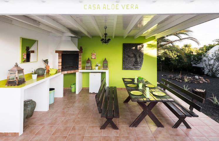 Chalet para 6 personas, con piscina y terraza además de jacuzzi y jardín en Lanzarote - 2
