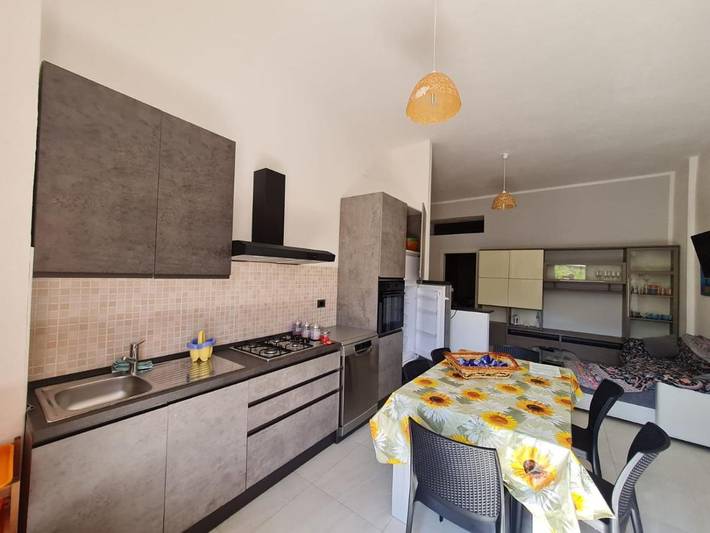 Appartamento per 6 persone, con terrazza, adatto a famiglie con bambini in Cittadella del Capo