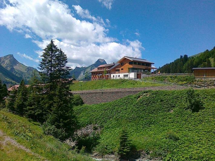 Hütte für 9 Personen, mit Terrasse und Sauna sowie Garten, mit Haustier in Schröcken