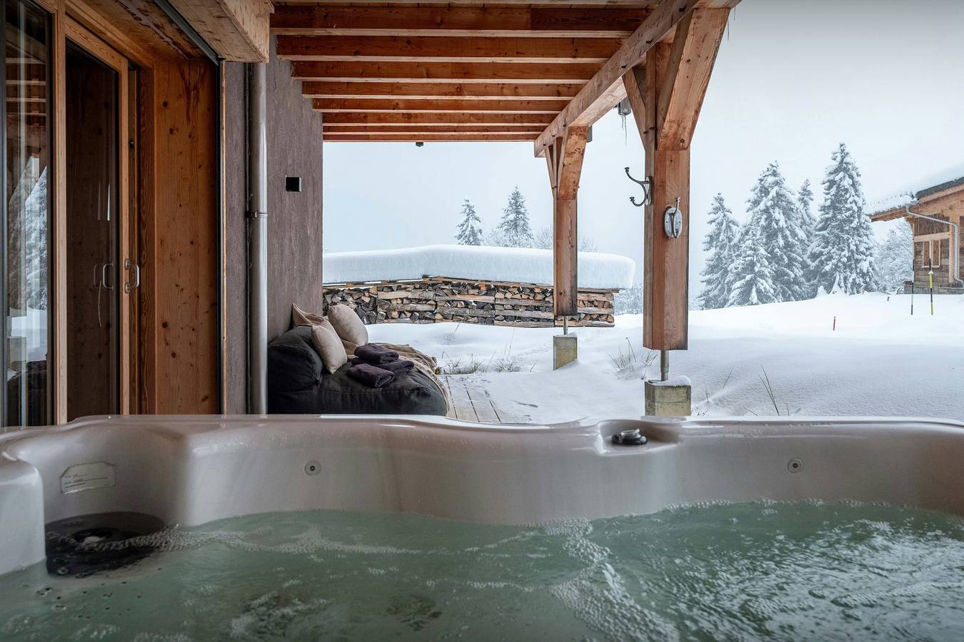 Chalet pour 10 avec spa pour séjour tout confort - Ovo Network in Notre-Dame-de-Bellecombe, Région d'Albertville