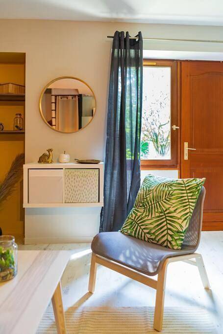 Appartement entier, Two-Bedroom Apartment in Saclay, Essonne