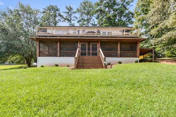Cabin for 9 Guests in Lake Lanier, Georgia, Picture 1