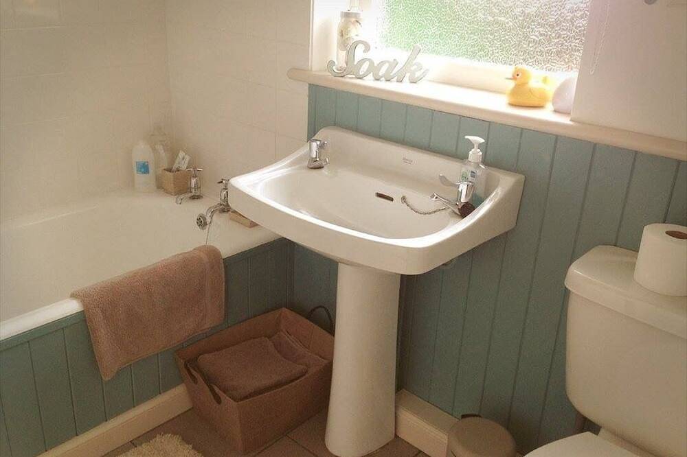 No50 - one bedroom cottage, south facing courtyard in Crail.  in Crail, Region Fife